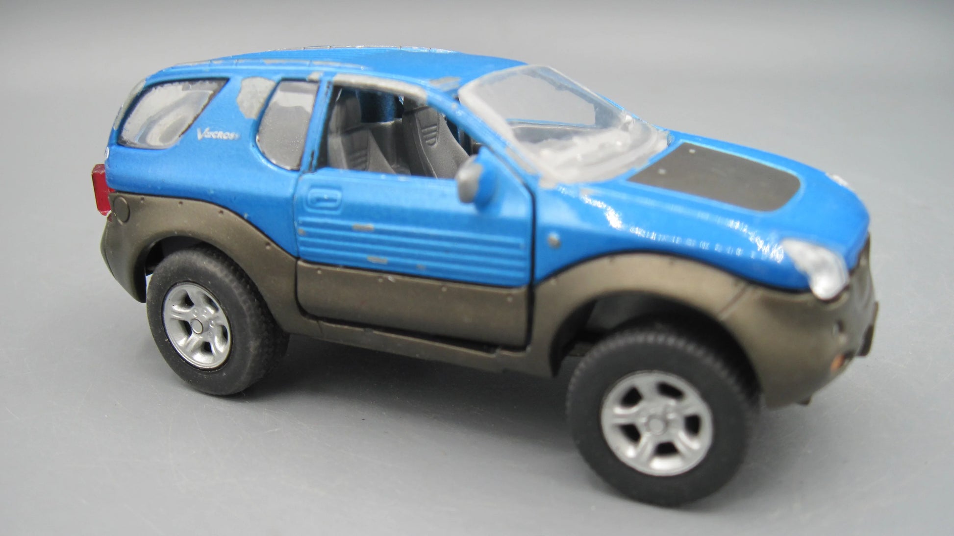 Hongwell   Isuzu V-Cross  Blue