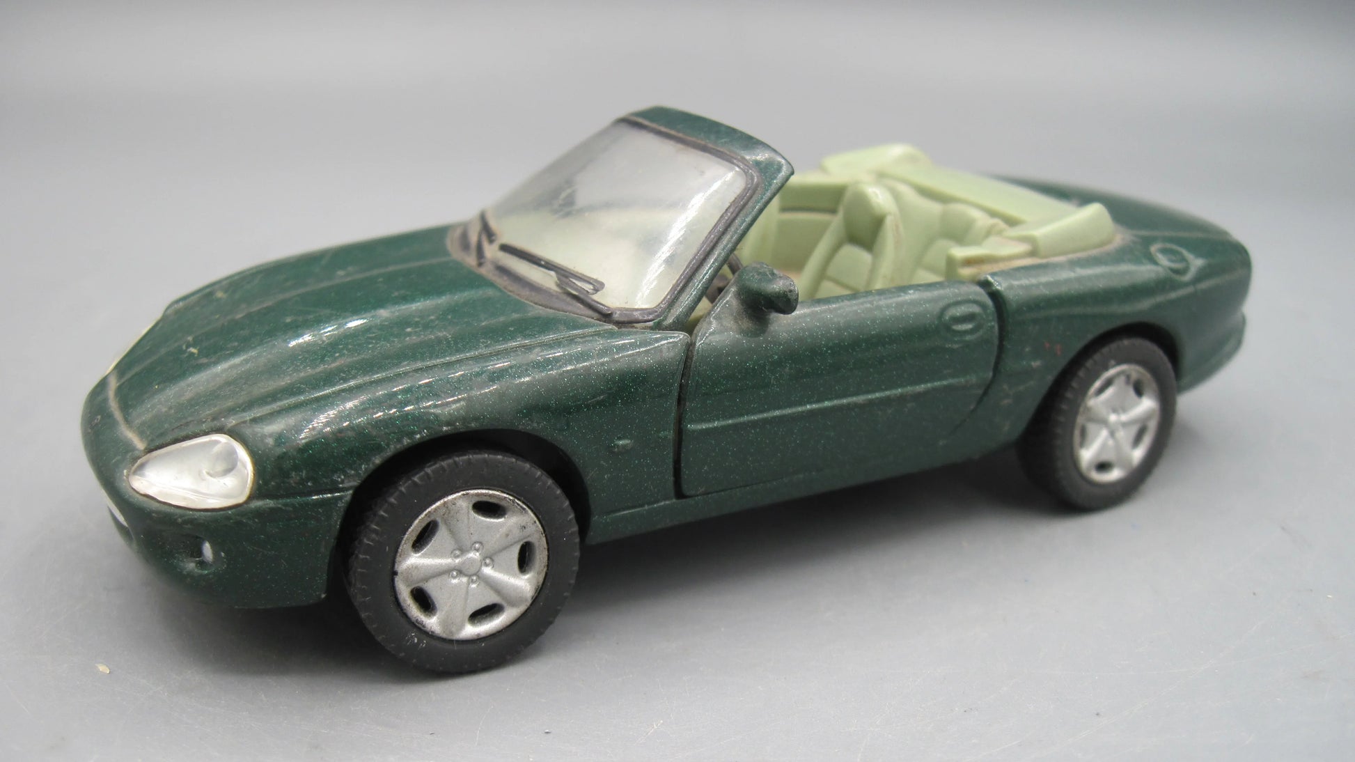 Hongwell   Jaguar XK5  Green