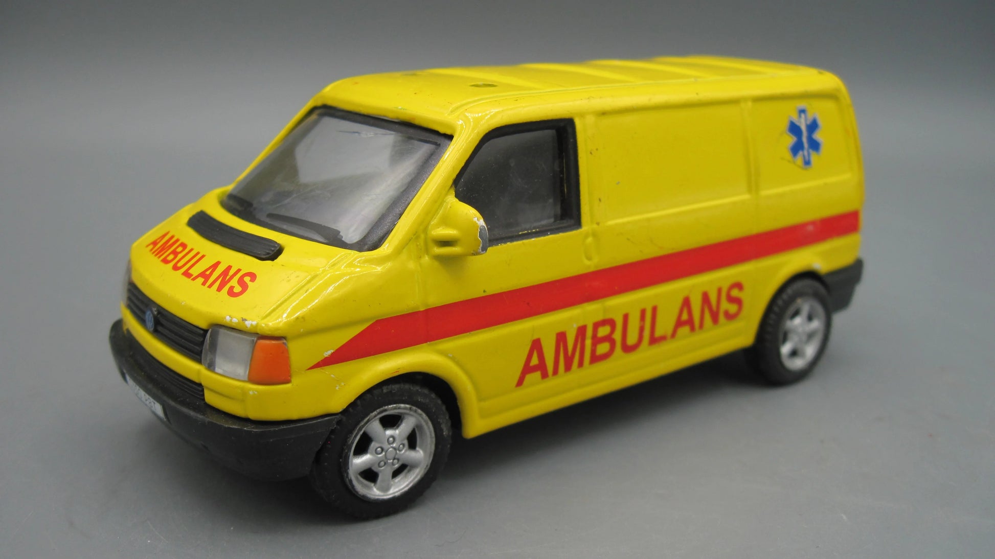Hongwell   Volkswagen Van  Yellow