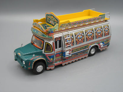 IXO   Bedford Rocket TJ Pakistani Truck Art Bus 1980 Green & Yellow