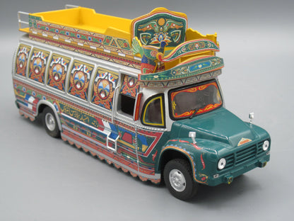 IXO   Bedford Rocket TJ Pakistani Truck Art Bus 1980 Green & Yellow