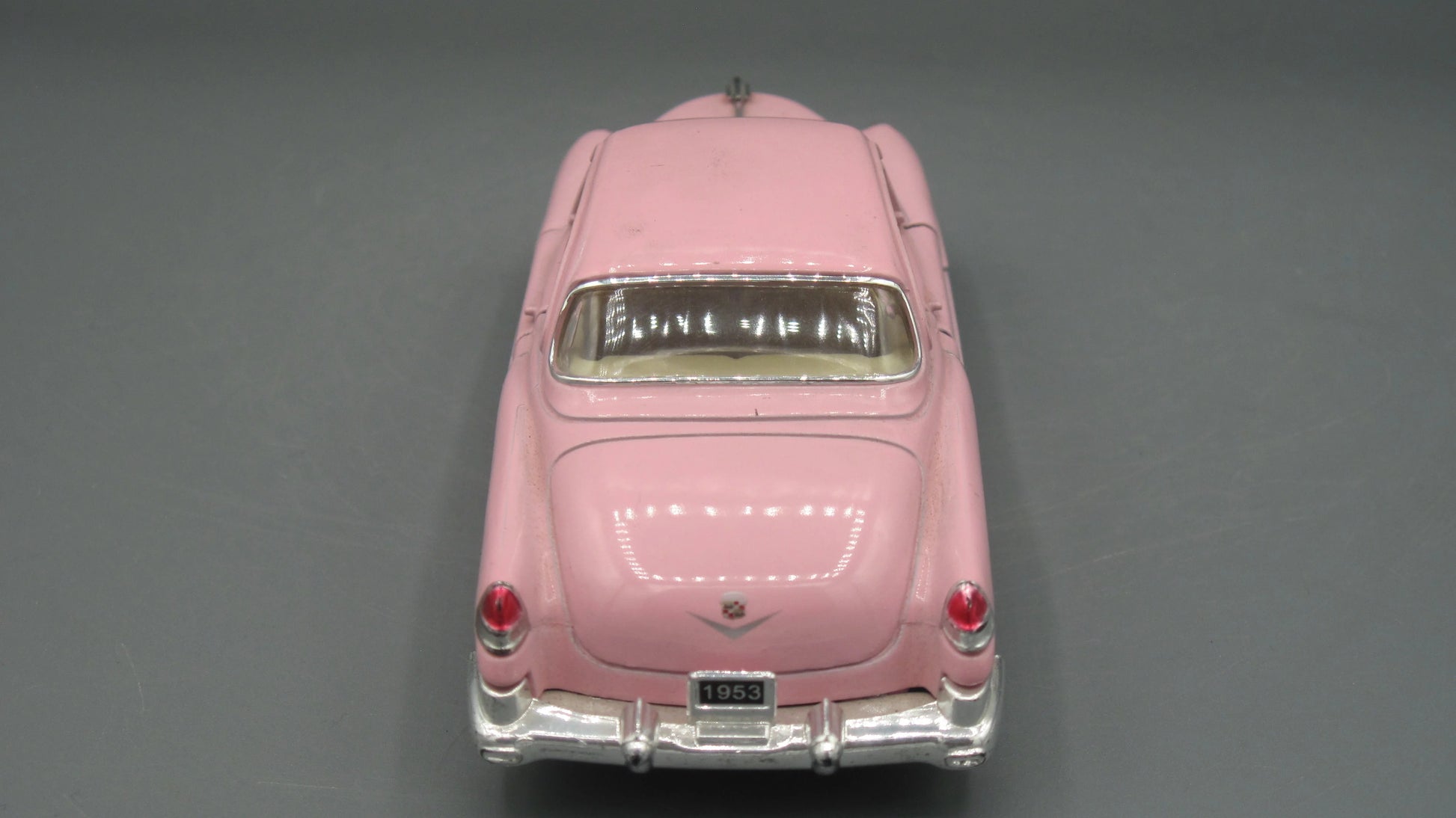 Kinsmart   Cadillac  Series 62 1953 Pink 