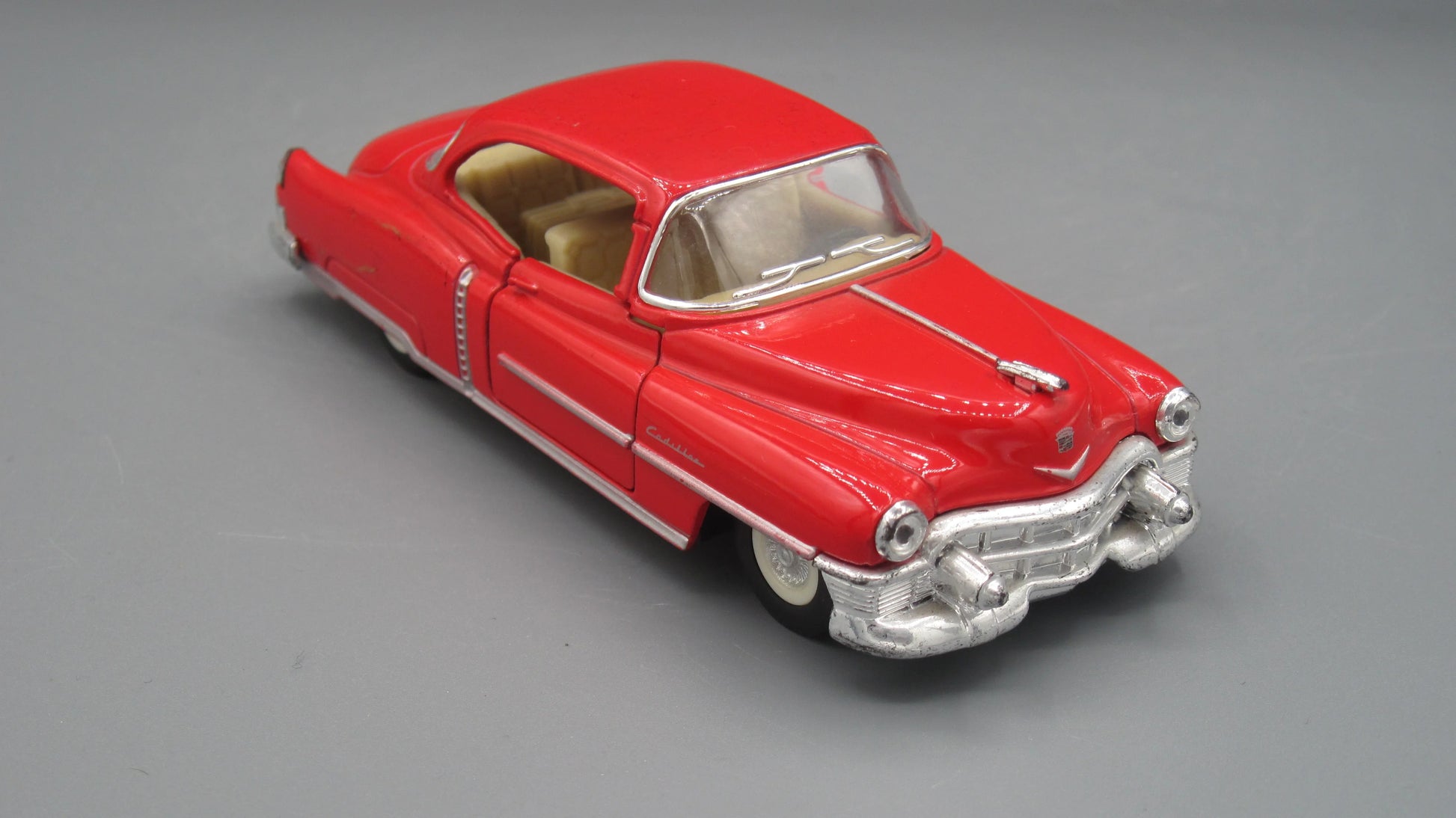 Kinsmart   Cadillac Series 62 1953 Red 