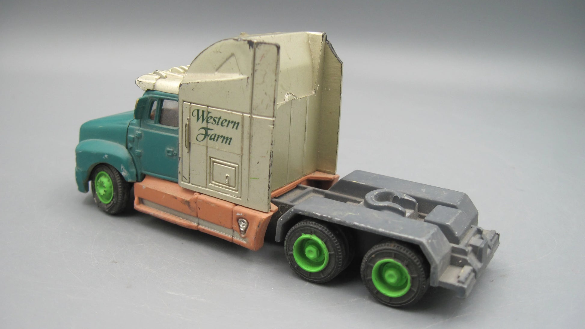 Kentoys    Semi Truck Cab  Green