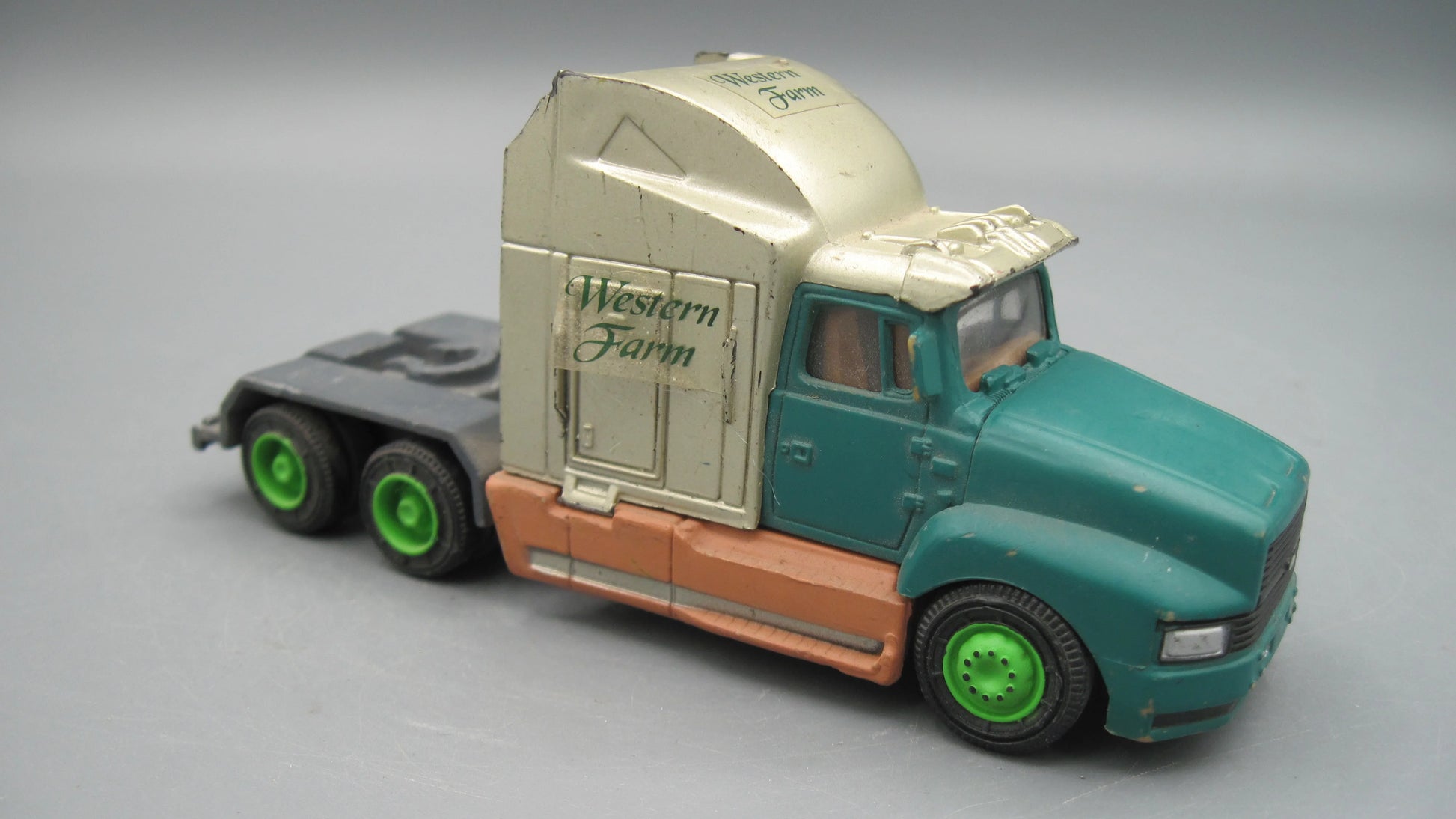 Kentoys    Semi Truck Cab  Green