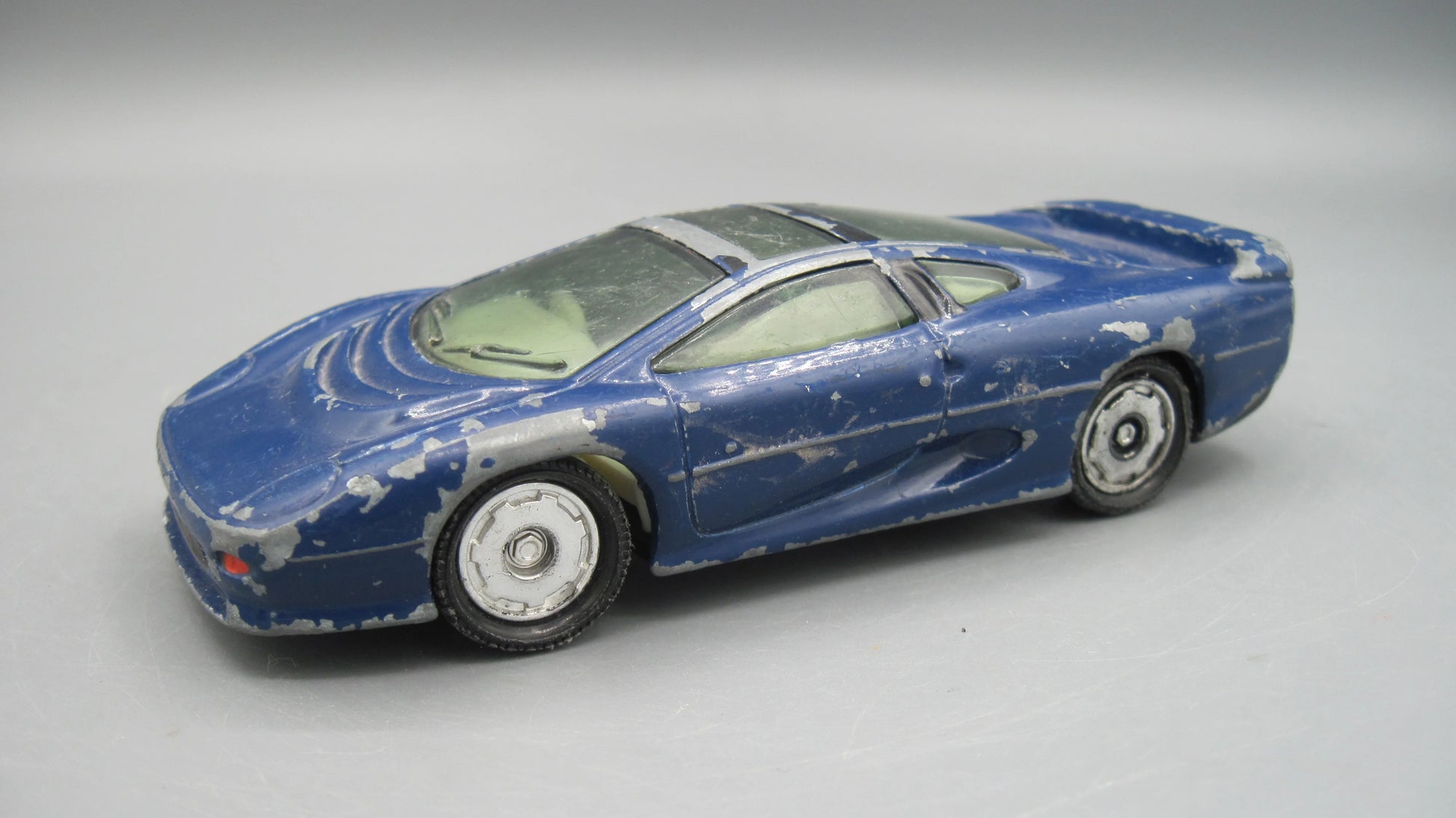 Matchbox  Specials Jaguar XK220  Blue