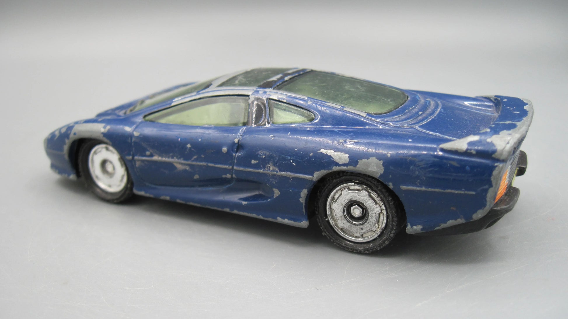 Matchbox  Specials Jaguar XK220  Blue