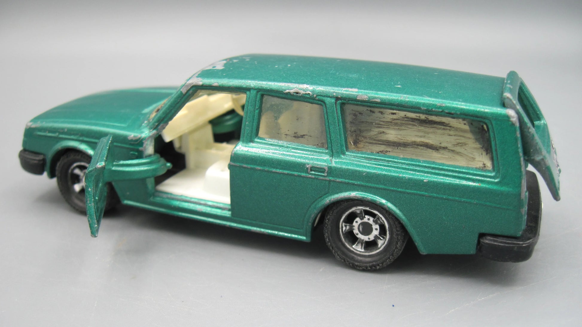 Matchbox   Volvo K74  Green