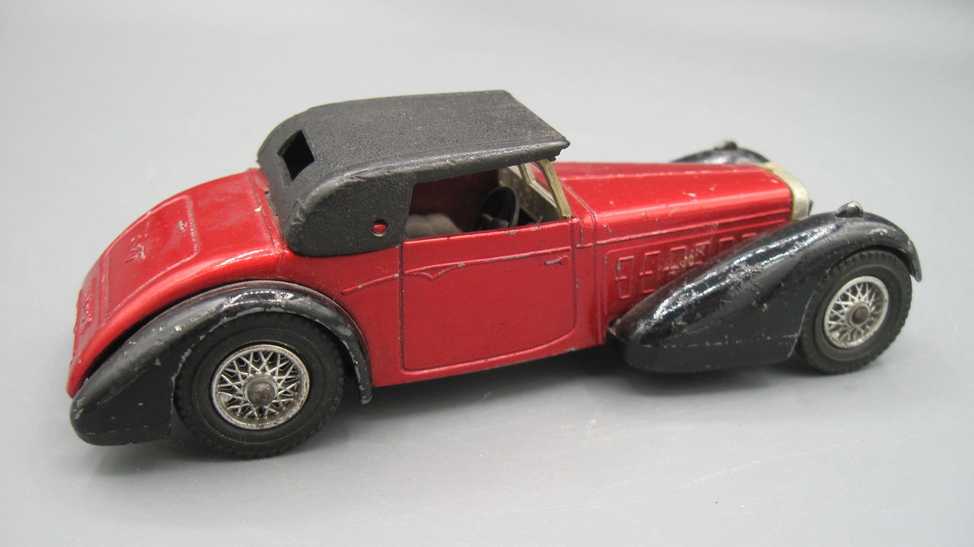Matchbox   Hispano-Suiza Y-17 1938 Red & Black