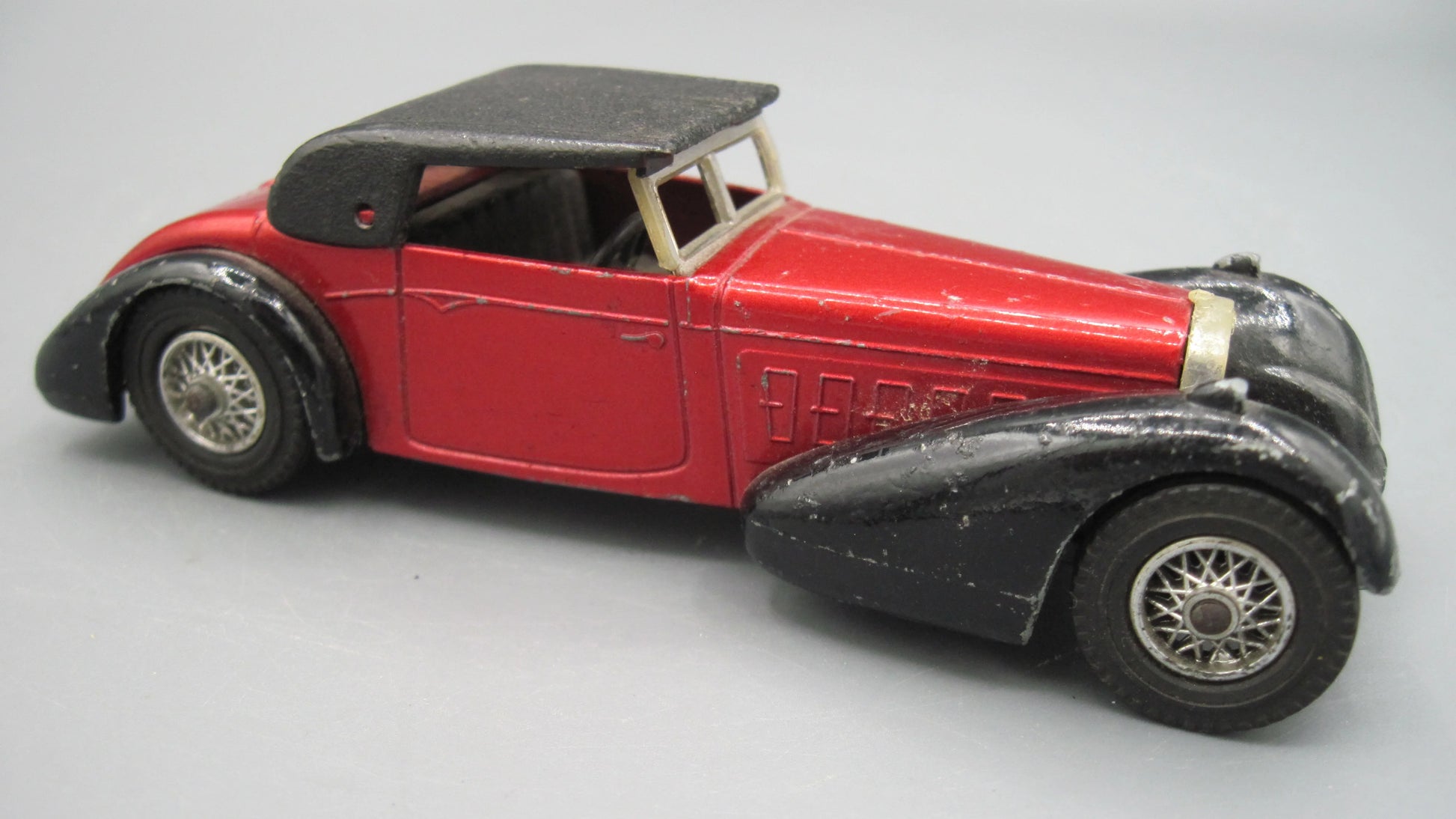 Matchbox   Hispano-Suiza Y-17 1938 Red & Black