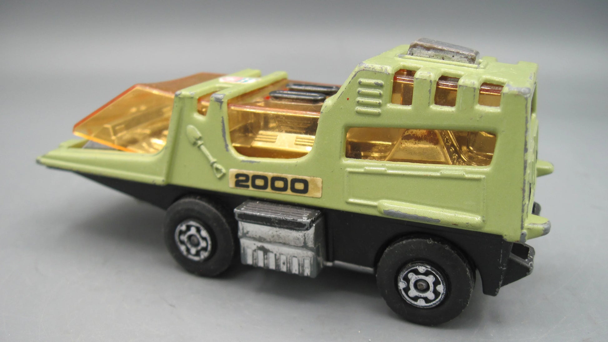 Matchbox    Adventure 2000 K-2001 Raider Command  Green