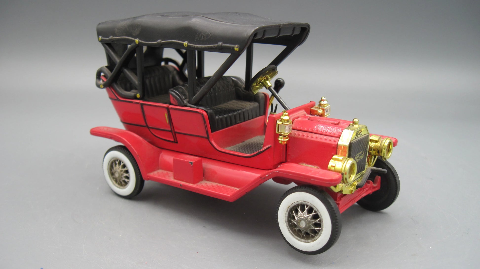 National Motor Museum Mint   Ford Model T  Red & Black