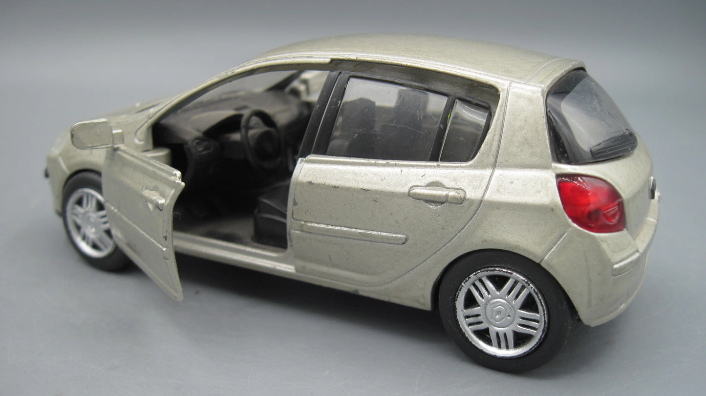 New Ray   Renault Clio 3  Beige