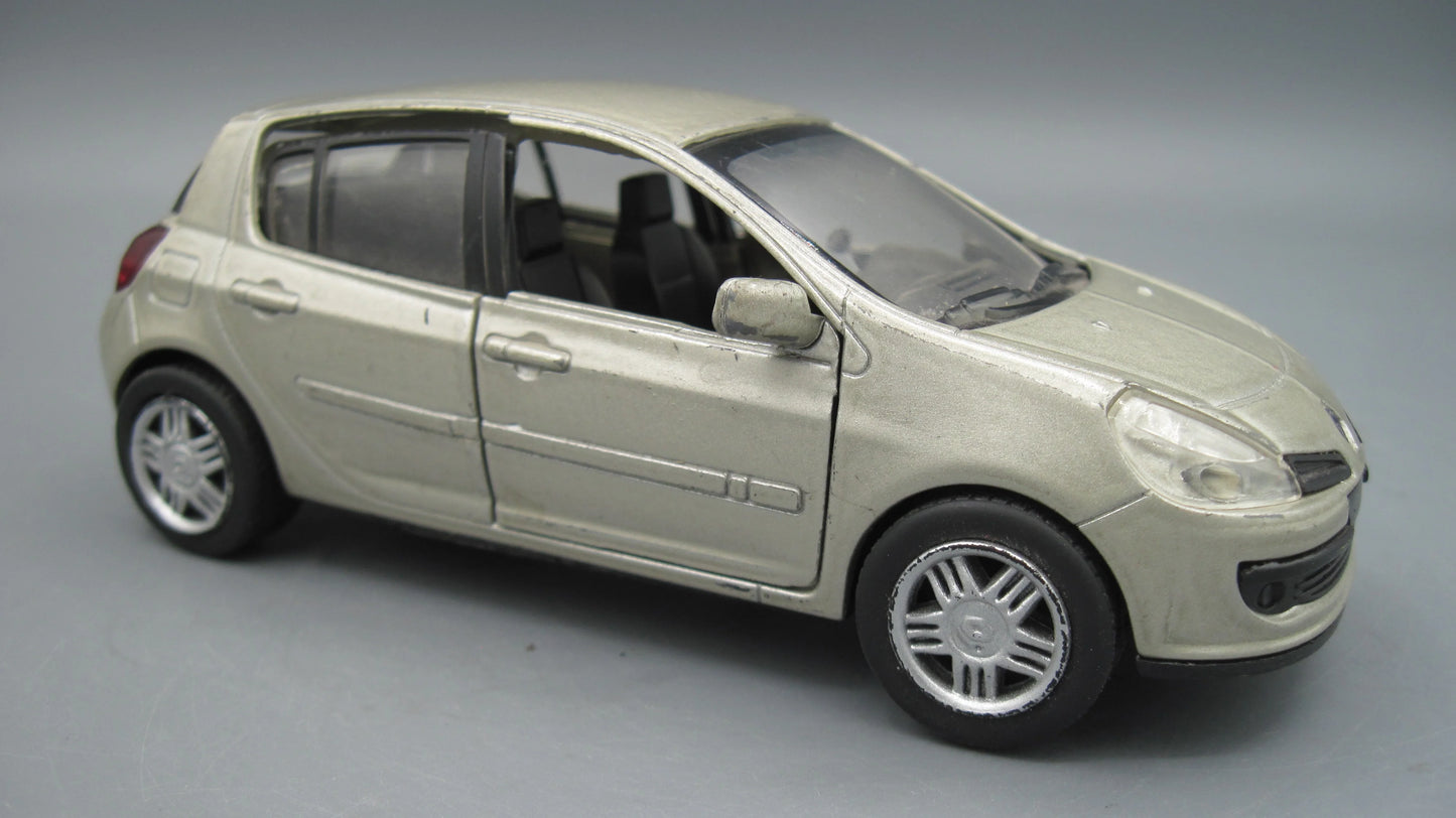 New Ray   Renault Clio 3  Beige