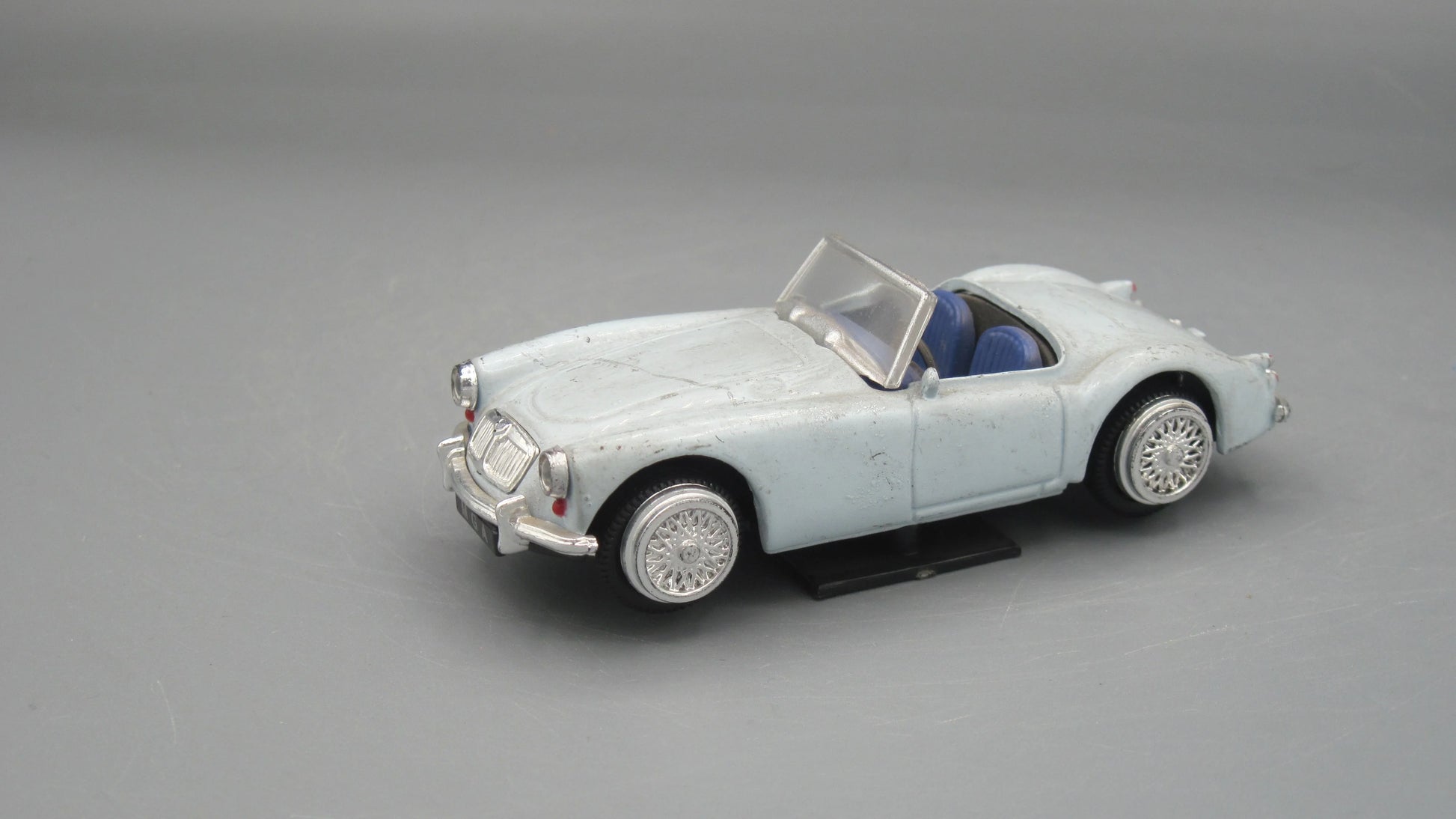 New-Ray   MG MGA  Blue 