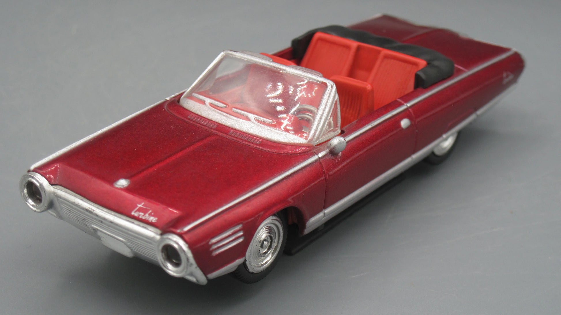 New-Ray   Chrysler Turbine Car 1964 Red 