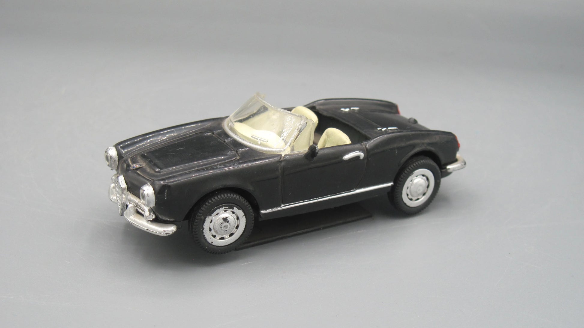 New-Ray   Alfa Romeo Giulietta Spider 1600cc 1962 Black 
