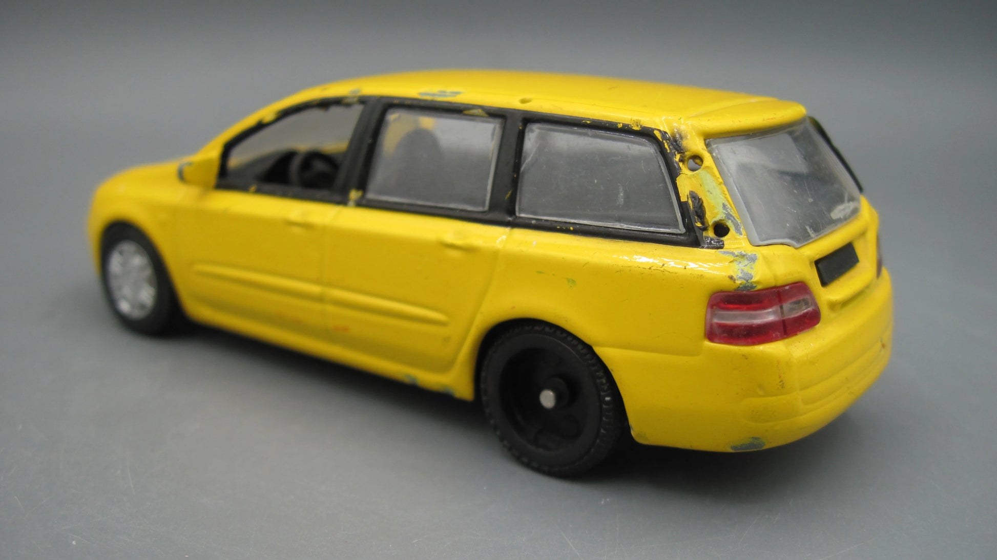 Norev   Fiat Stilo Station Wagon  Yellow
