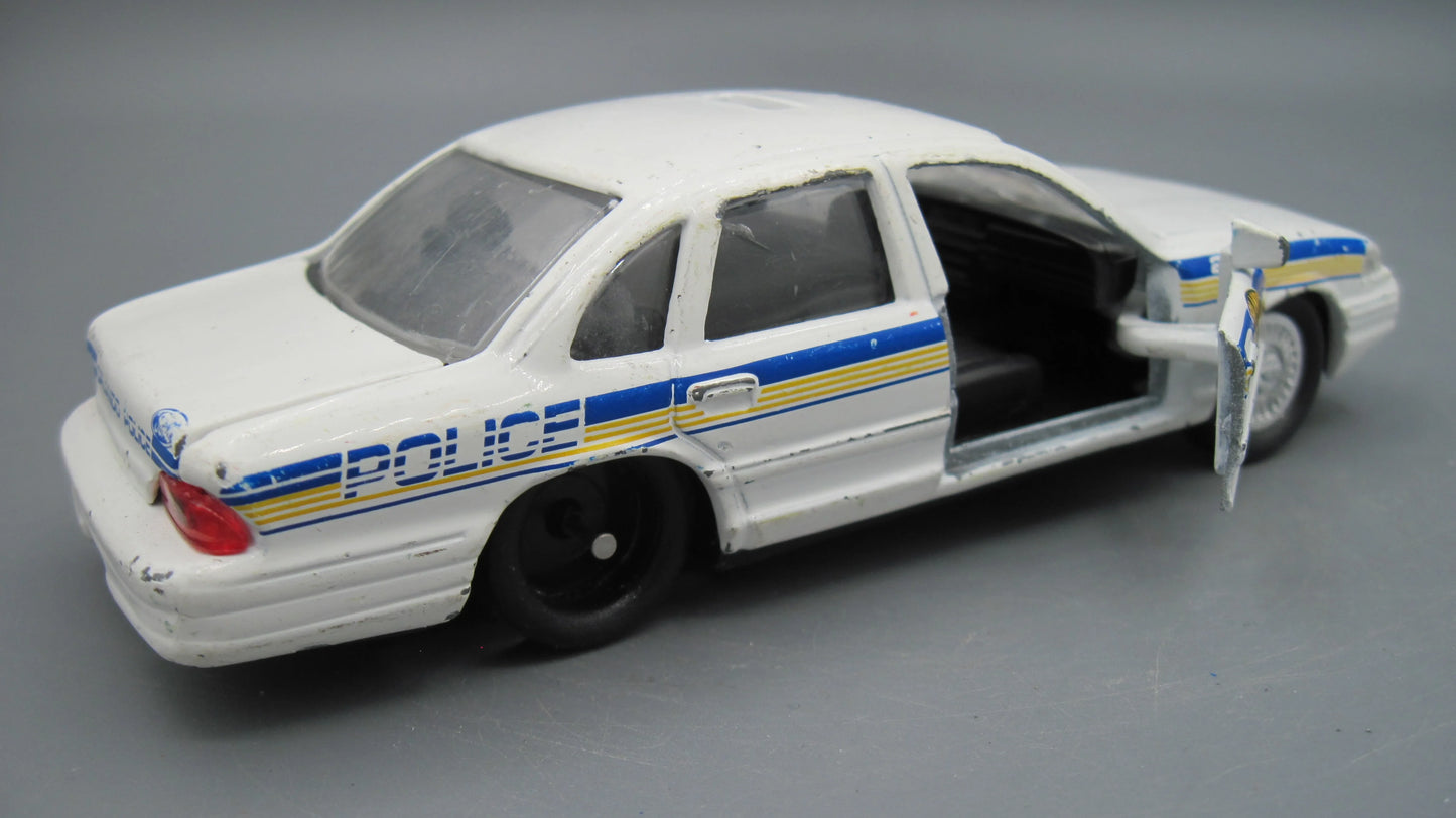 Road Champs   Ford Crown Victoria 1997 White