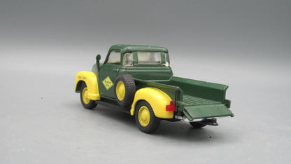 Road Champs   Chevrolet C3100 Yard Crew  Green