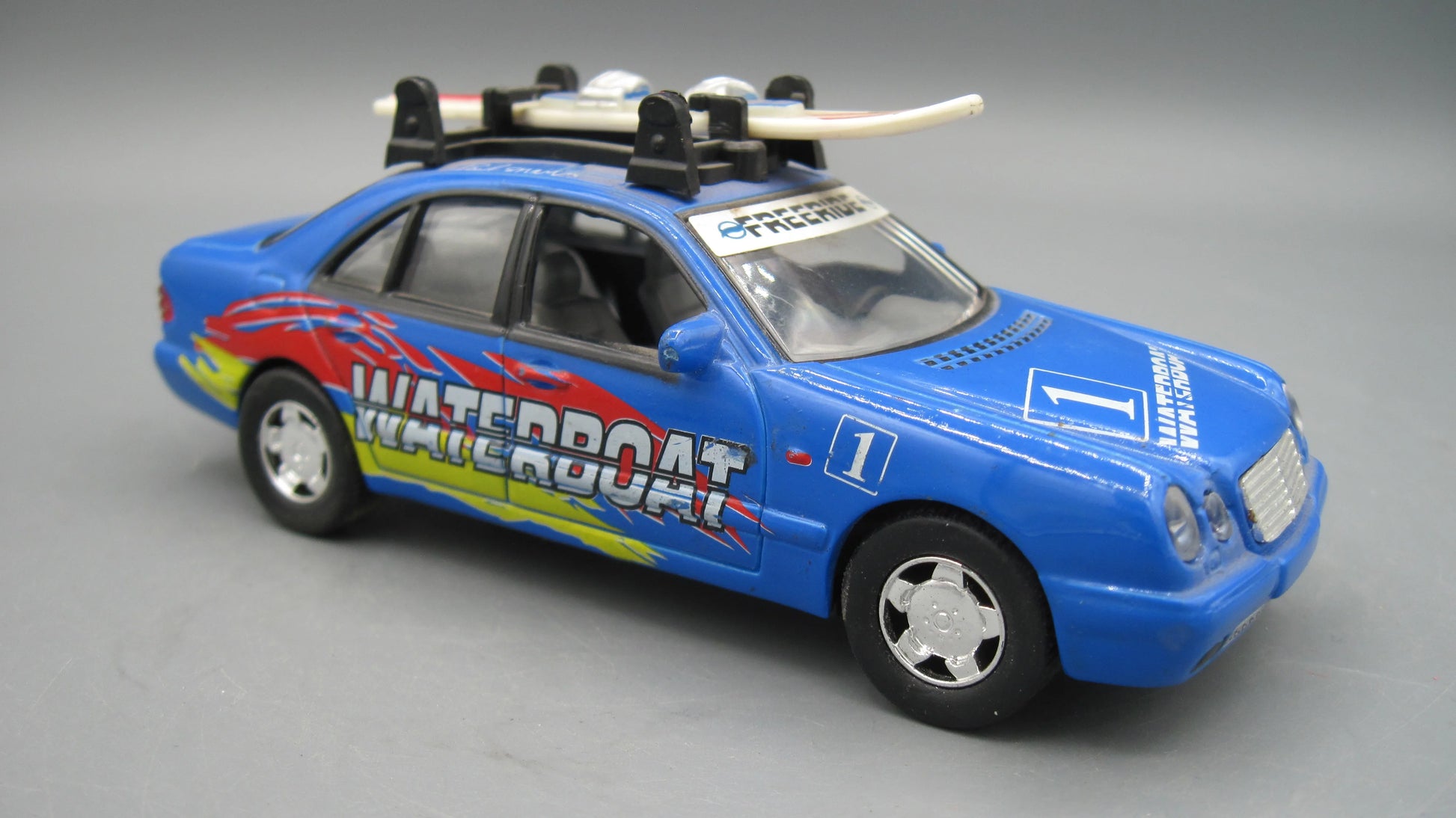 Realtoy   Mercedes-Benz E-Class with Surfing Boat  Blue