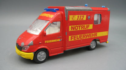Siku   Mercedes-Benz Sprinter 312D  Red