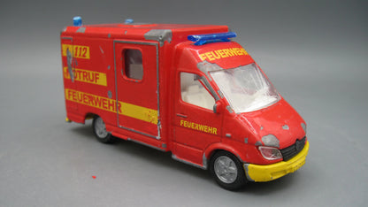 Siku   Mercedes-Benz Sprinter 312D  Red