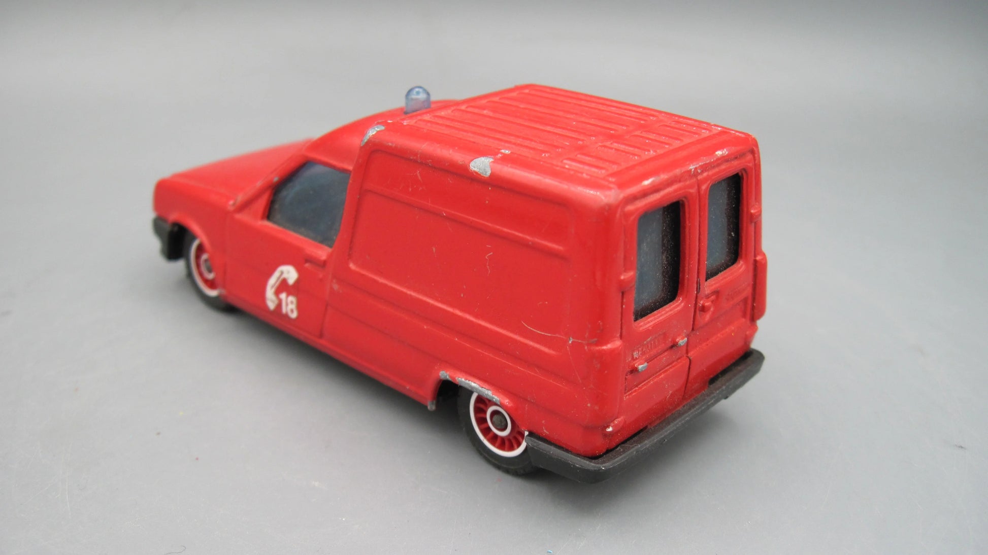 Solido   Renault Express  Red