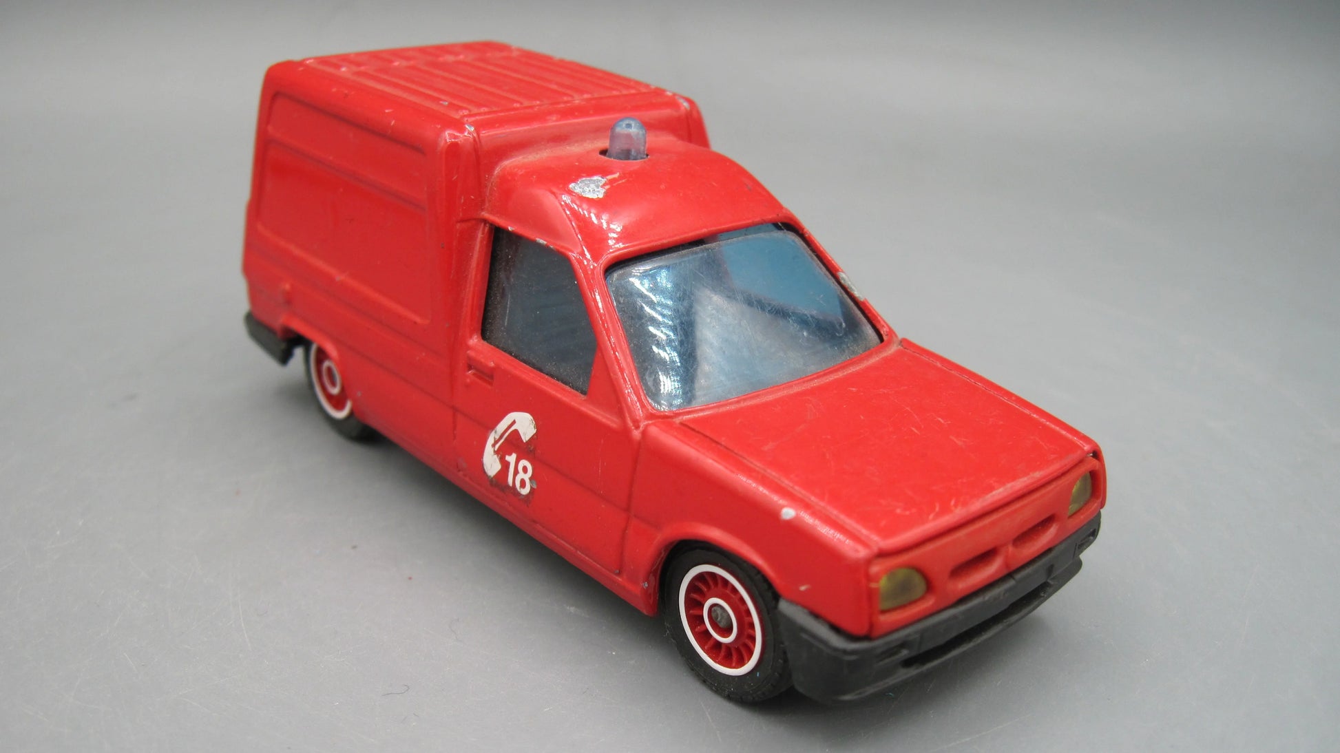Solido   Renault Express  Red