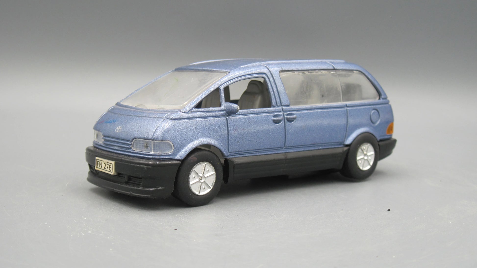 Sunny Side   Toyota  Estima  Blue