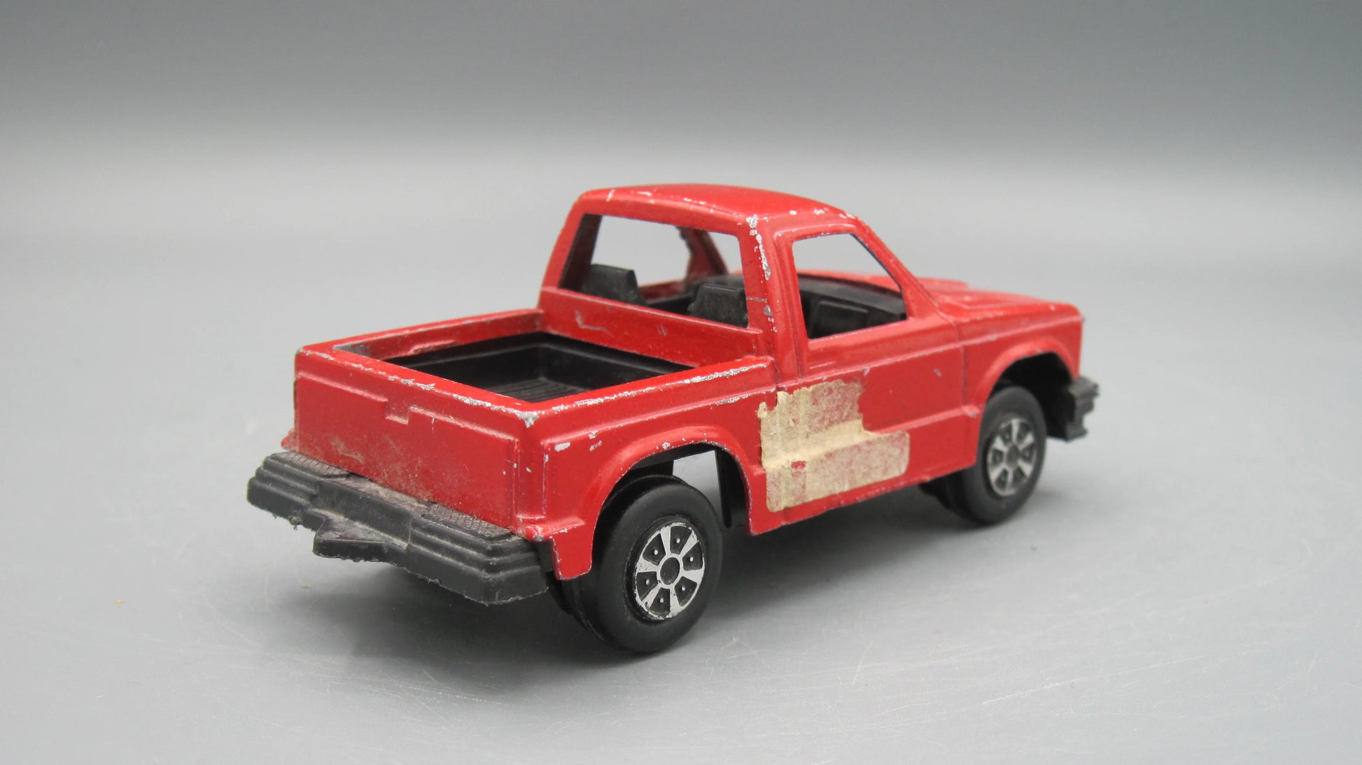 Tootsie Toy   Chevrolet S-10 Pickup truck  Red