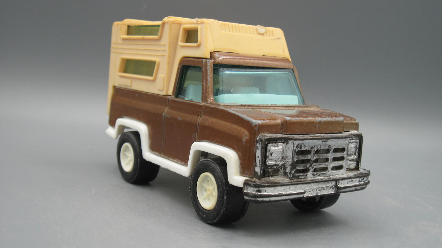 Tootsie Toy     Strombecker Camper Pick-Up Truck  Brown