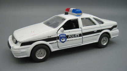 Tootsietoy   Ford Taurus  White