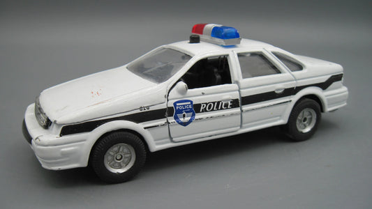 Tootsietoy   Ford Taurus  White