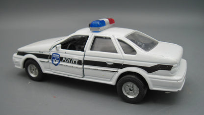 Tootsietoy   Ford Taurus  White