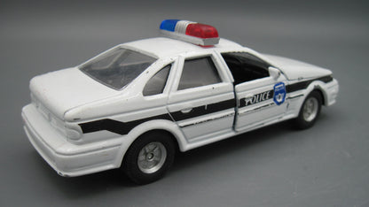 Tootsietoy   Ford Taurus  White