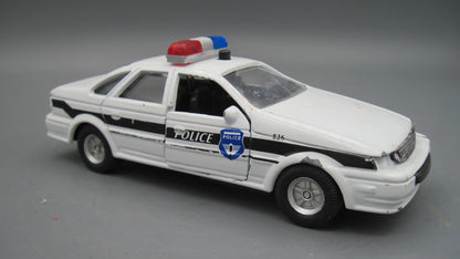 Tootsietoy   Ford Taurus  White