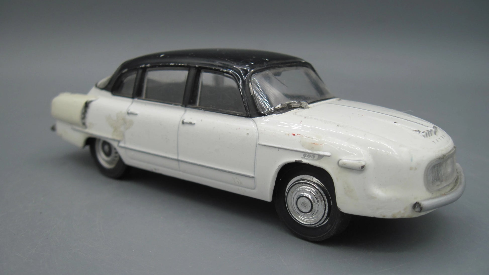 Unbranded   Tatra  603-1  White & Black