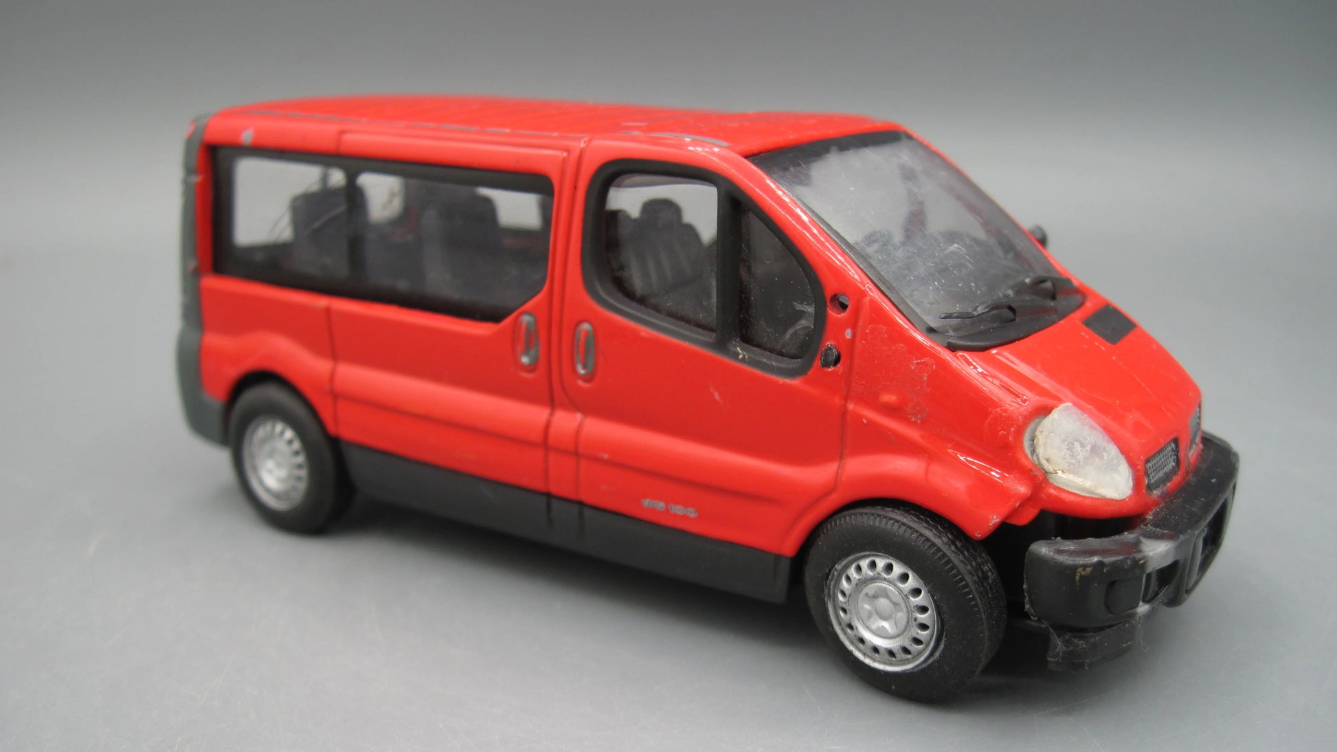 Unbranded   Renault Trafic  Red