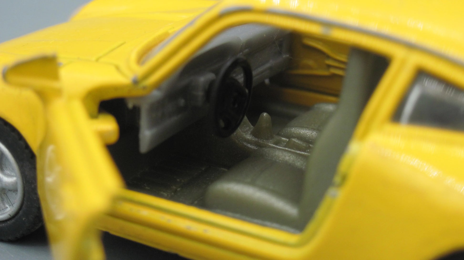 Unbranded   Porsche Carrera 911  Yellow