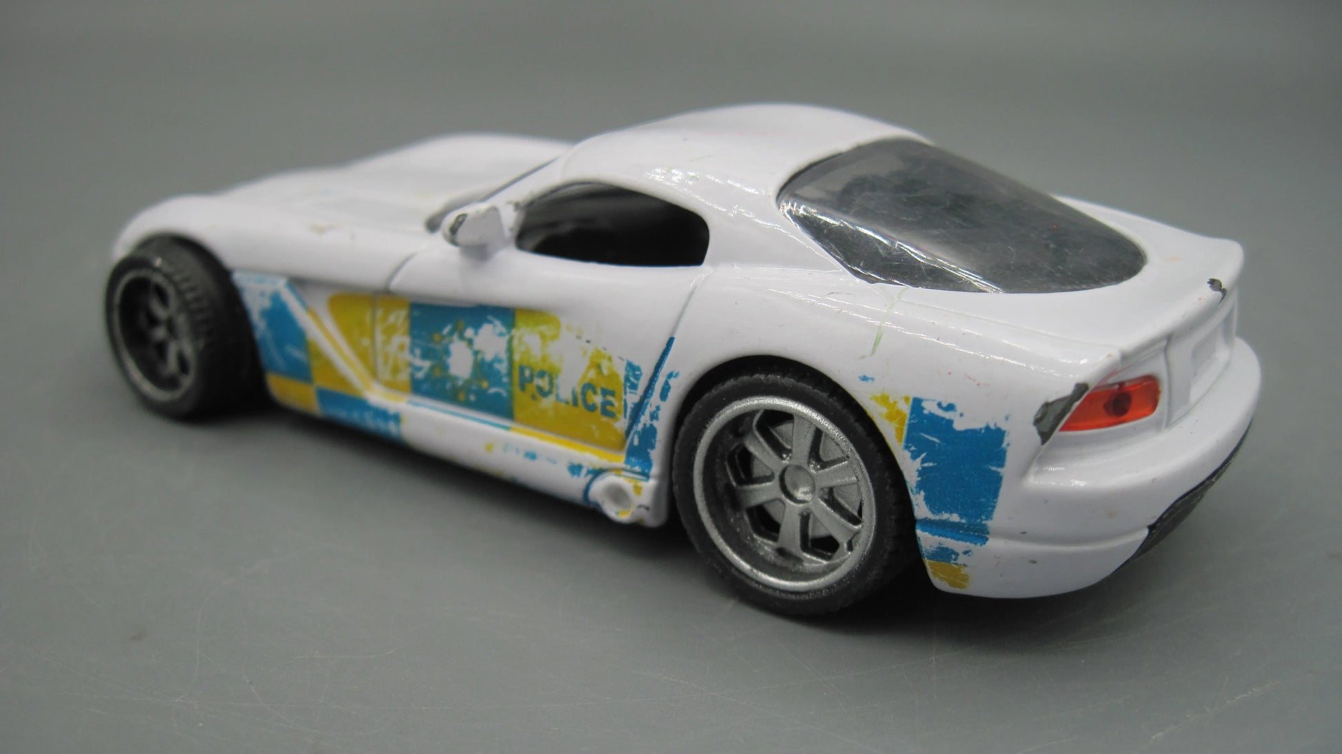 Unbranded   Dodge Viper GTS-R  White