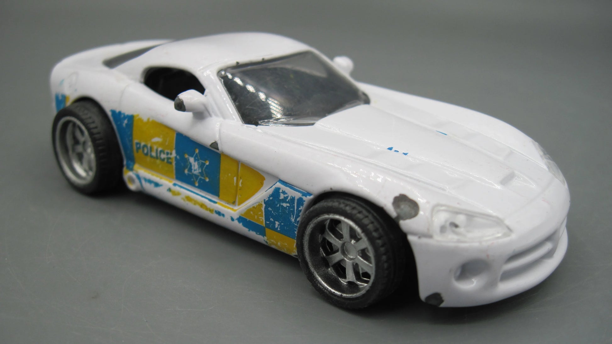 Unbranded   Dodge Viper GTS-R  White