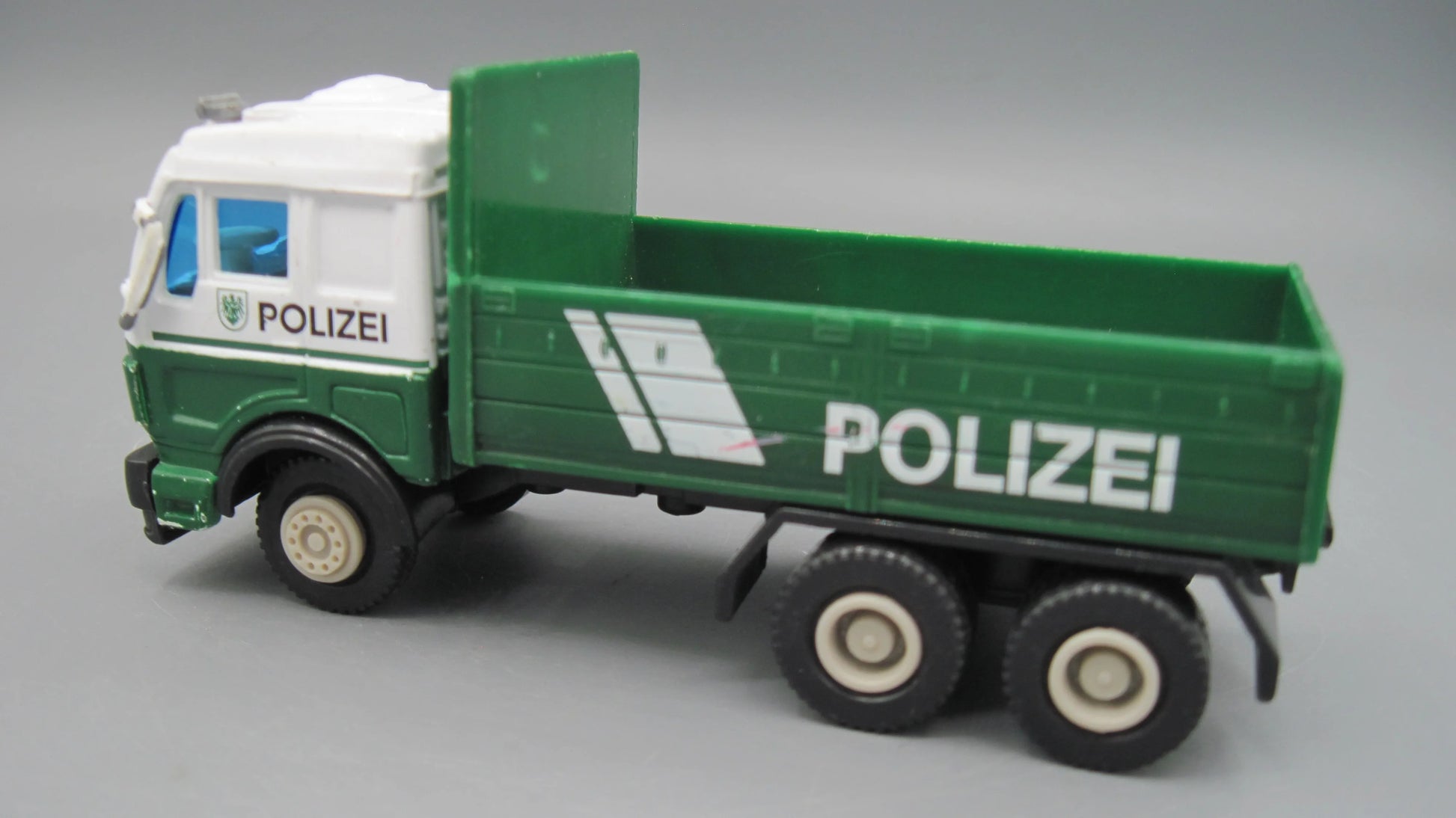 Unbranded   Mercedes-Benz Dumb Truck  Green