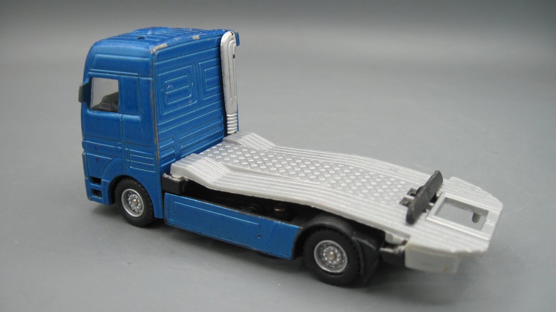 Unbranded   Mercedes-Benz Actros  Blue