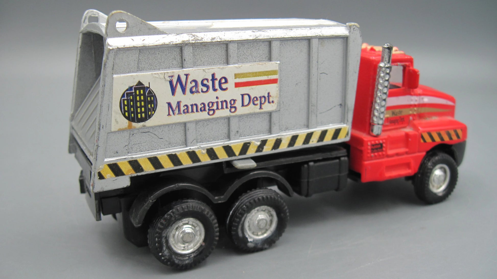 Unbranded    Sanitation Truck  Red & Silver