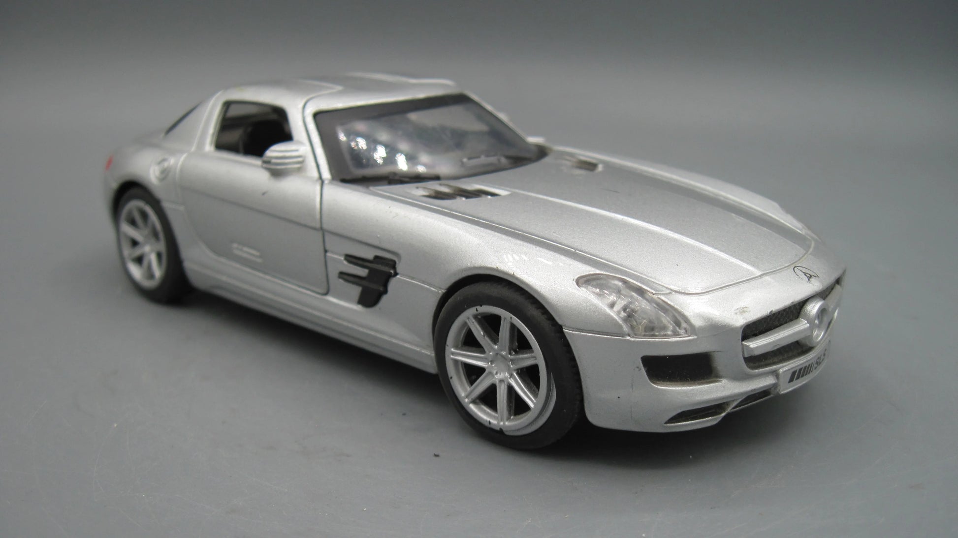 Unbranded   Mercedes-Benz SLS AMG  Silver