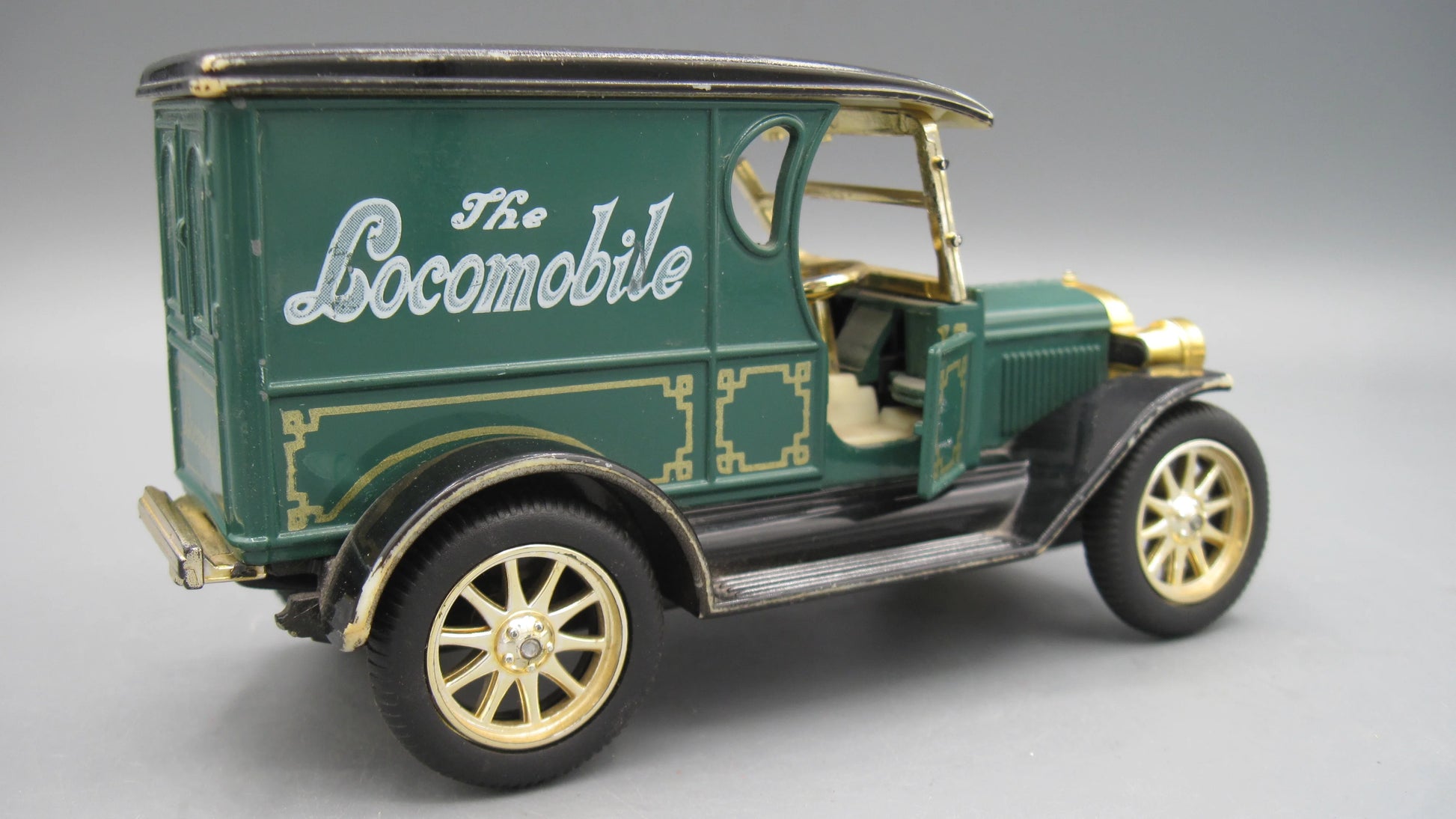Unbranded    The Locomobile  Green