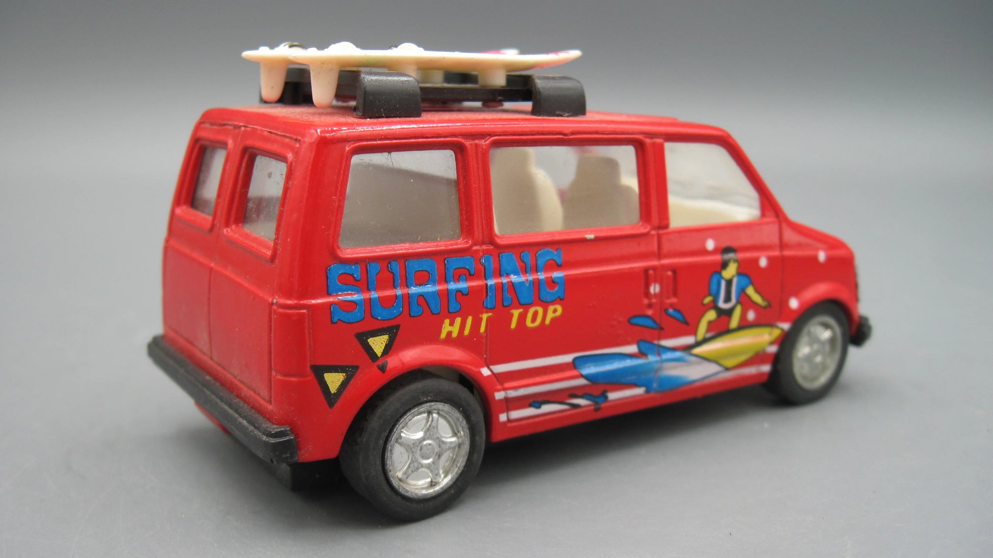 Unbranded   Chevrolet Van with Surfing Boats  Red