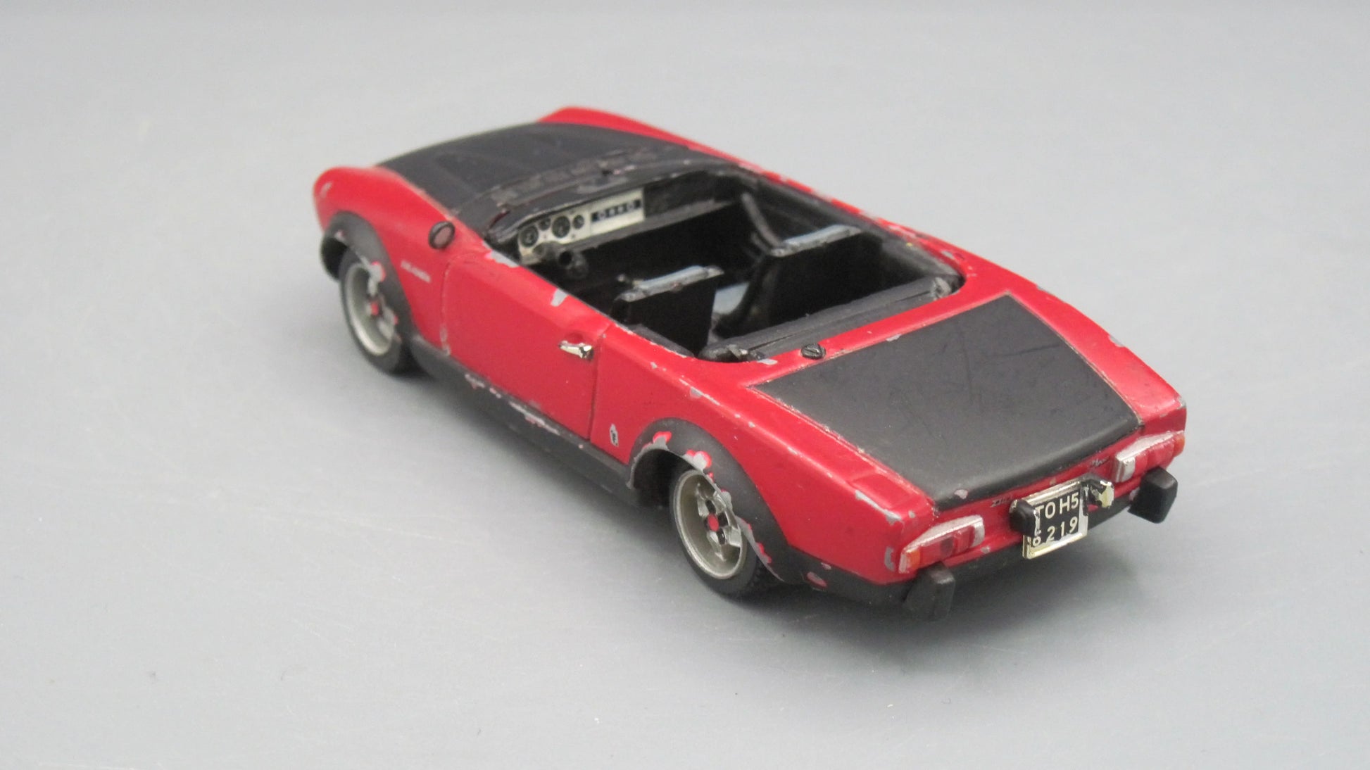 Vitesse   Fiat 124  Red and Black