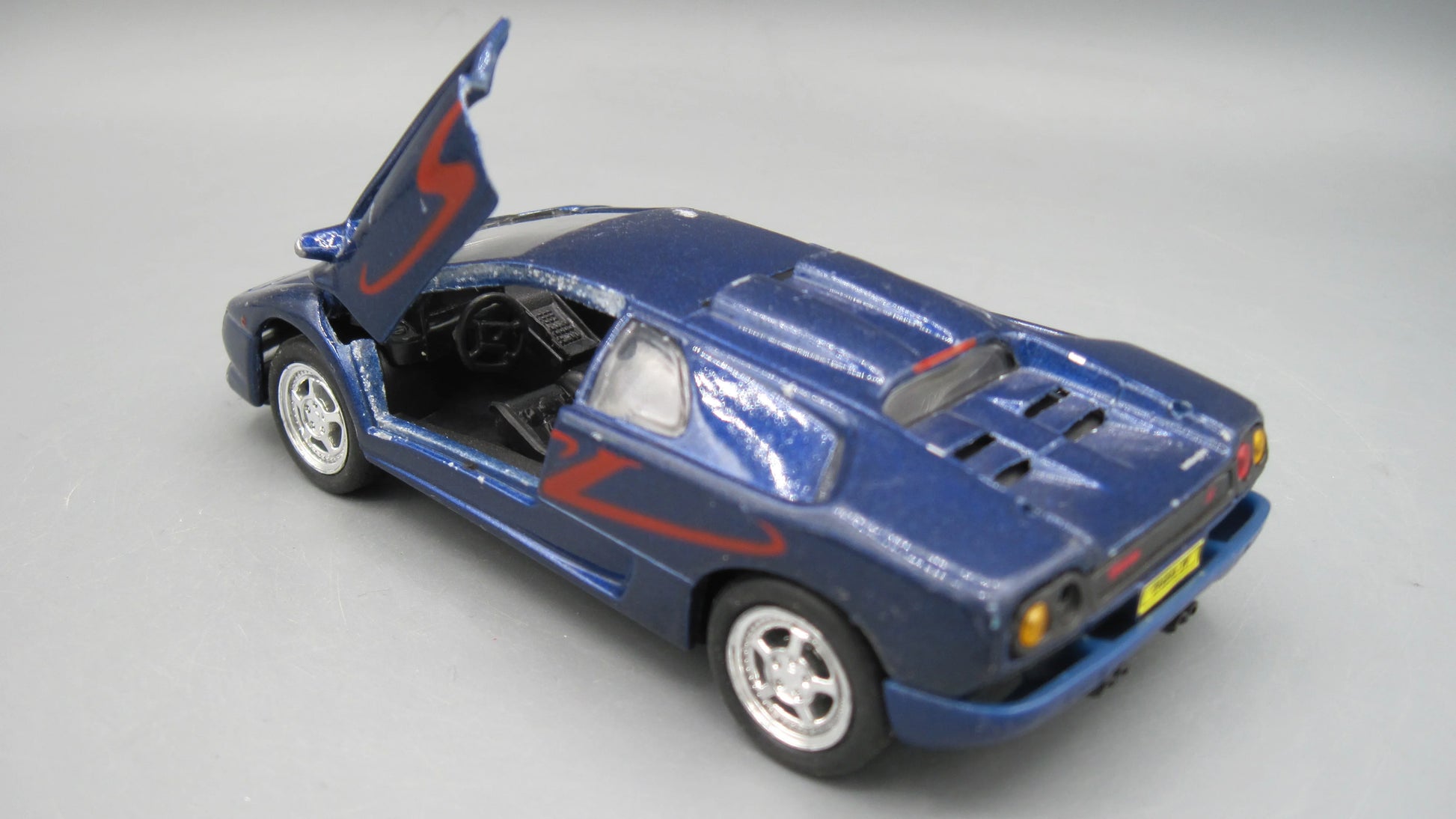 Welly   Lamborghini Diablo  Blue